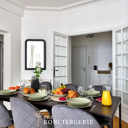 Apartment Avec 3 Dans Le Marais *